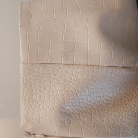 Mi Ami Francesca's faux leather skirt ivory white nwt size medium snake skin - Picture 9 of 9